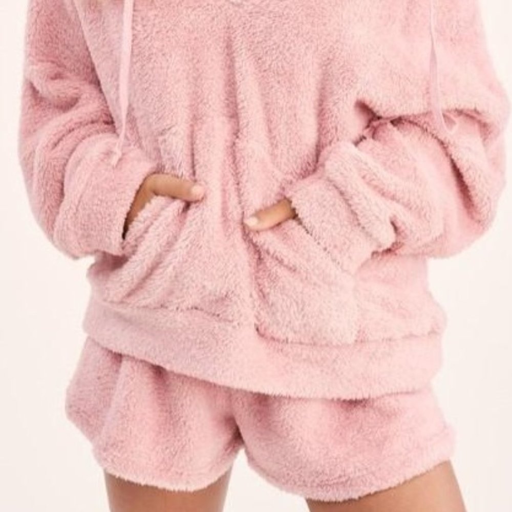 New with Tags- Sherpa Lounge Short Set